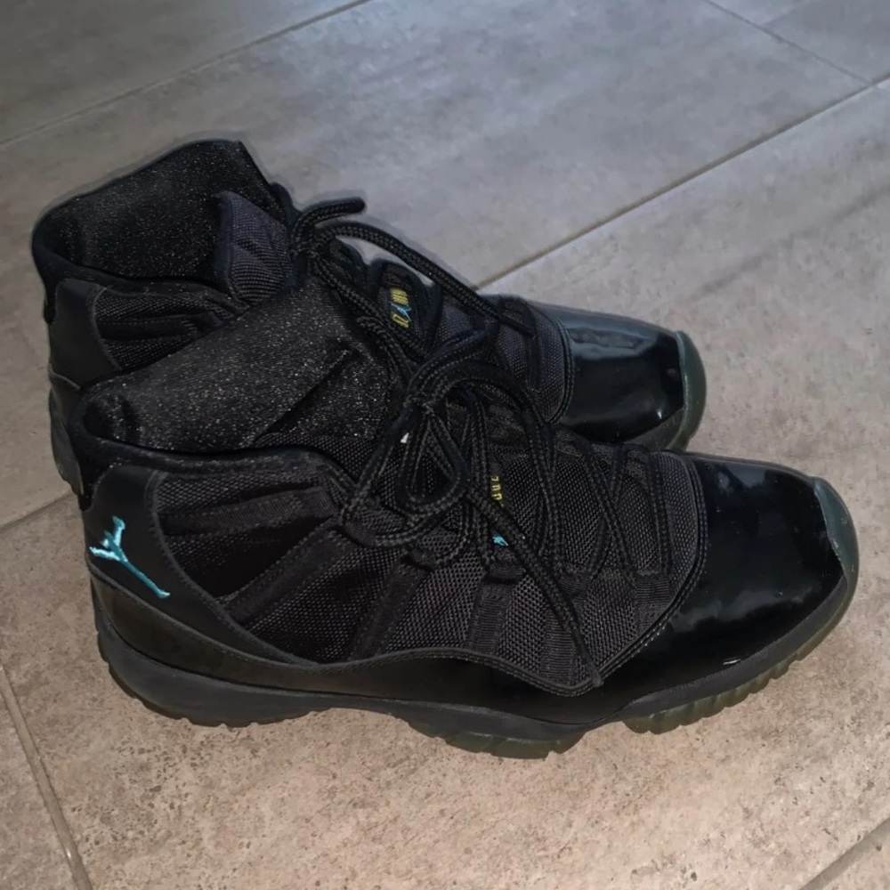 Jordan’s - Picture 2 of 6